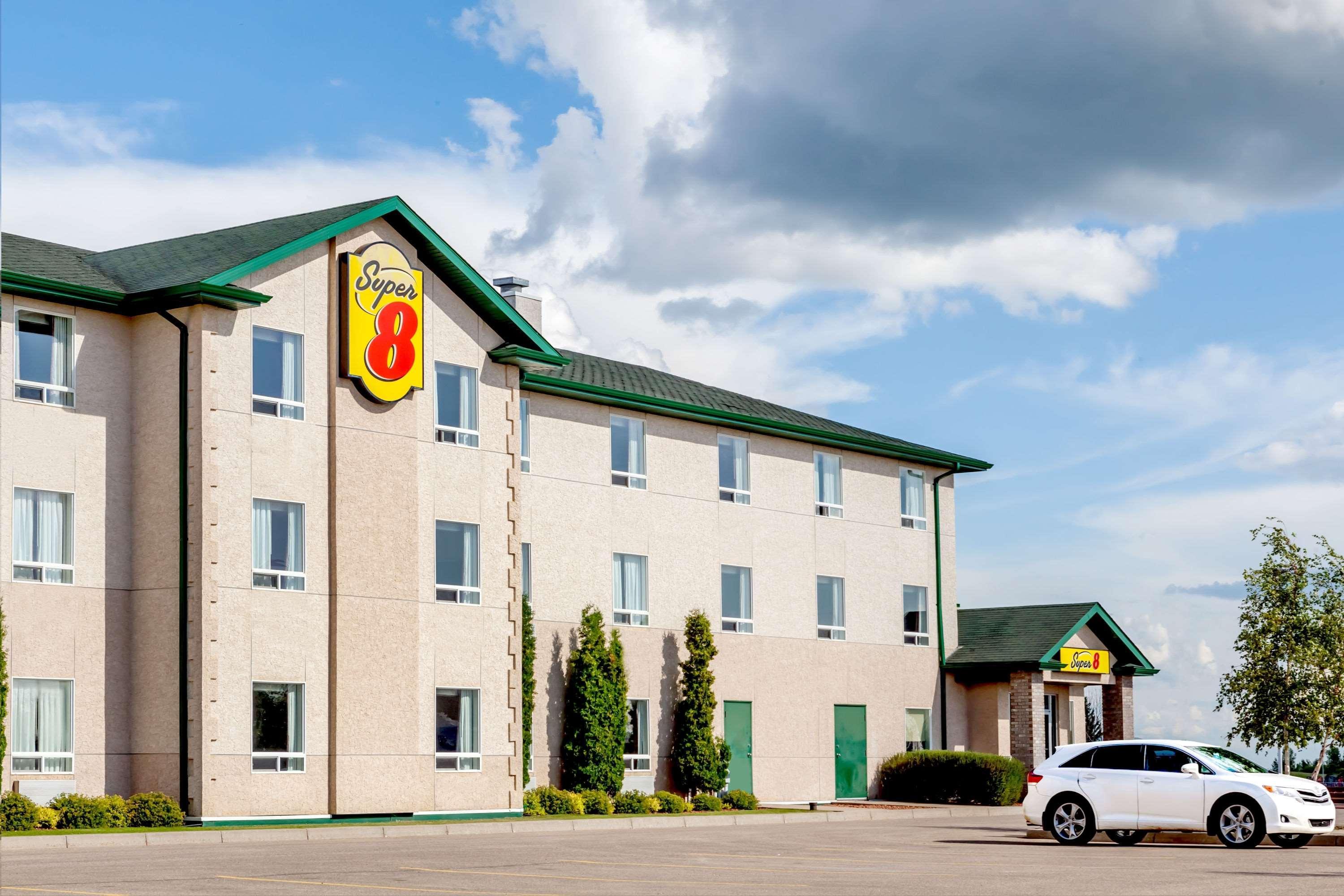 Super 8 By Wyndham Prince Albert Exterior foto